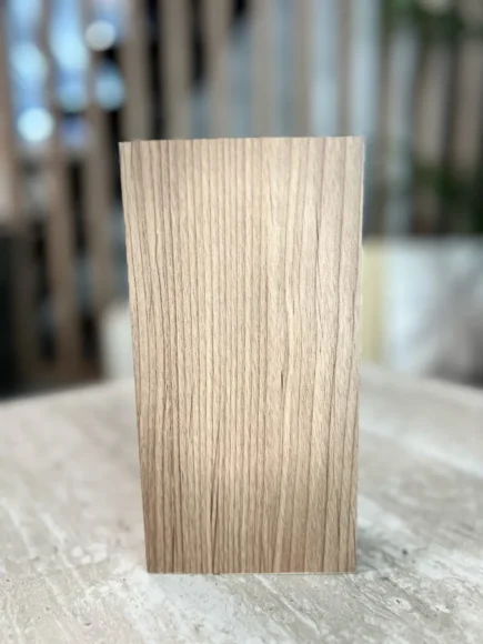 Viga decorativa de PVC - Madera Fresno Oscuro